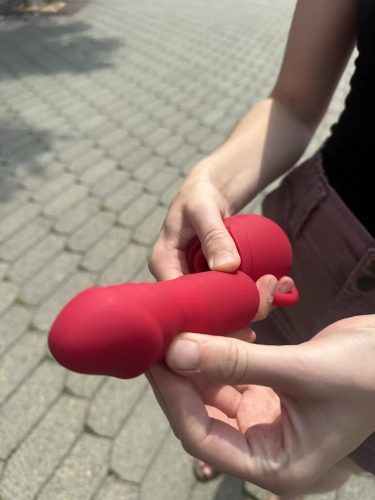 2025년 업그레이드된 장미 모양 클리토리스 흡입 장난감, 추력식 G스팟 진동기 및 10가지 모드 탑재. photo review